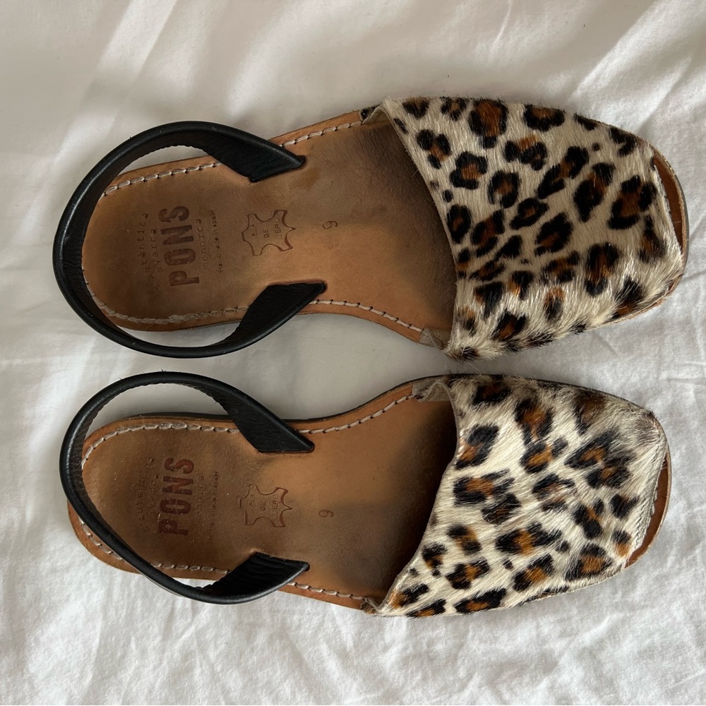 Pons Slides. Faux Fur leopard material. Size 39 / 9.